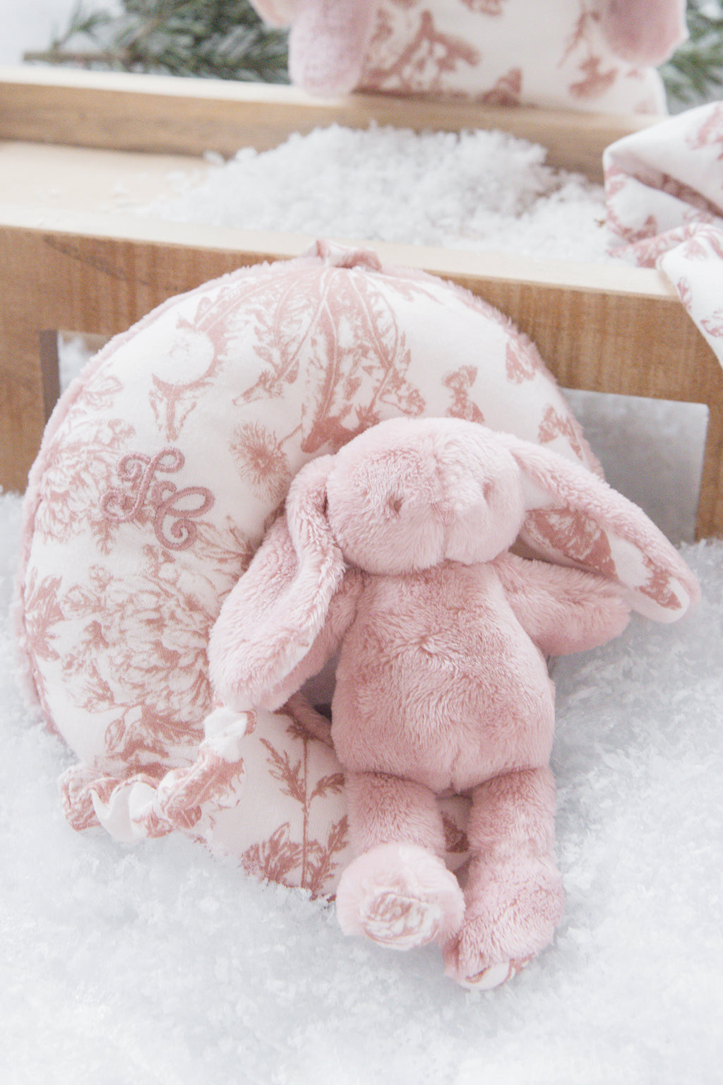 Augustin the musical rabbit - Print inspiration Toile de Jouy Pink