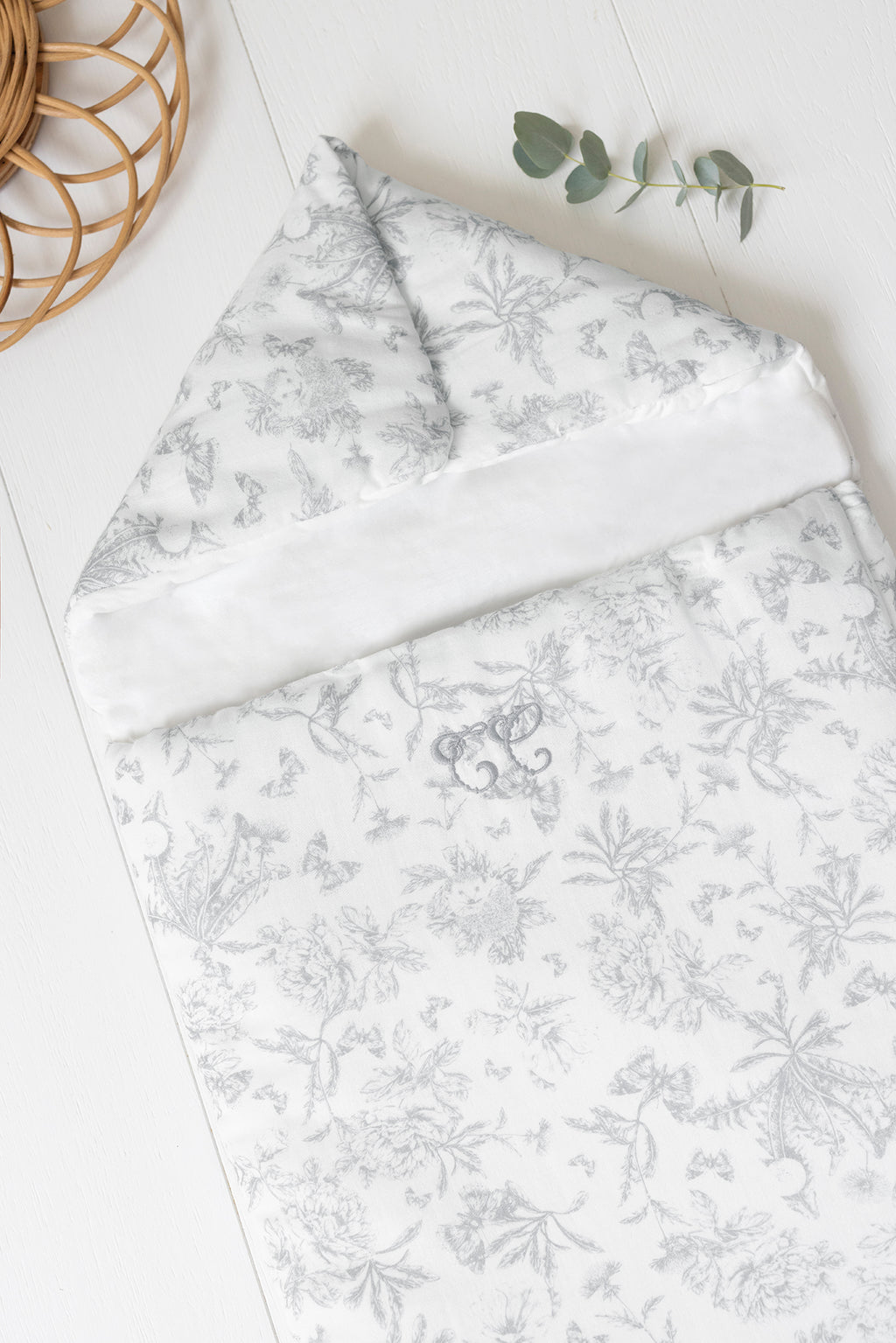 Babynest - DruckInspiration toile de jouy Grau