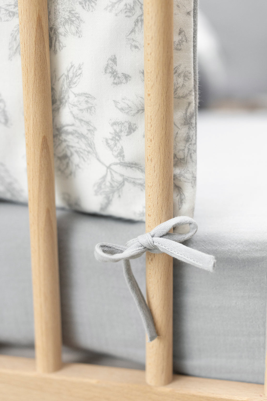 Parachoques de cama - Estampado inspiración toile de jouy Gris