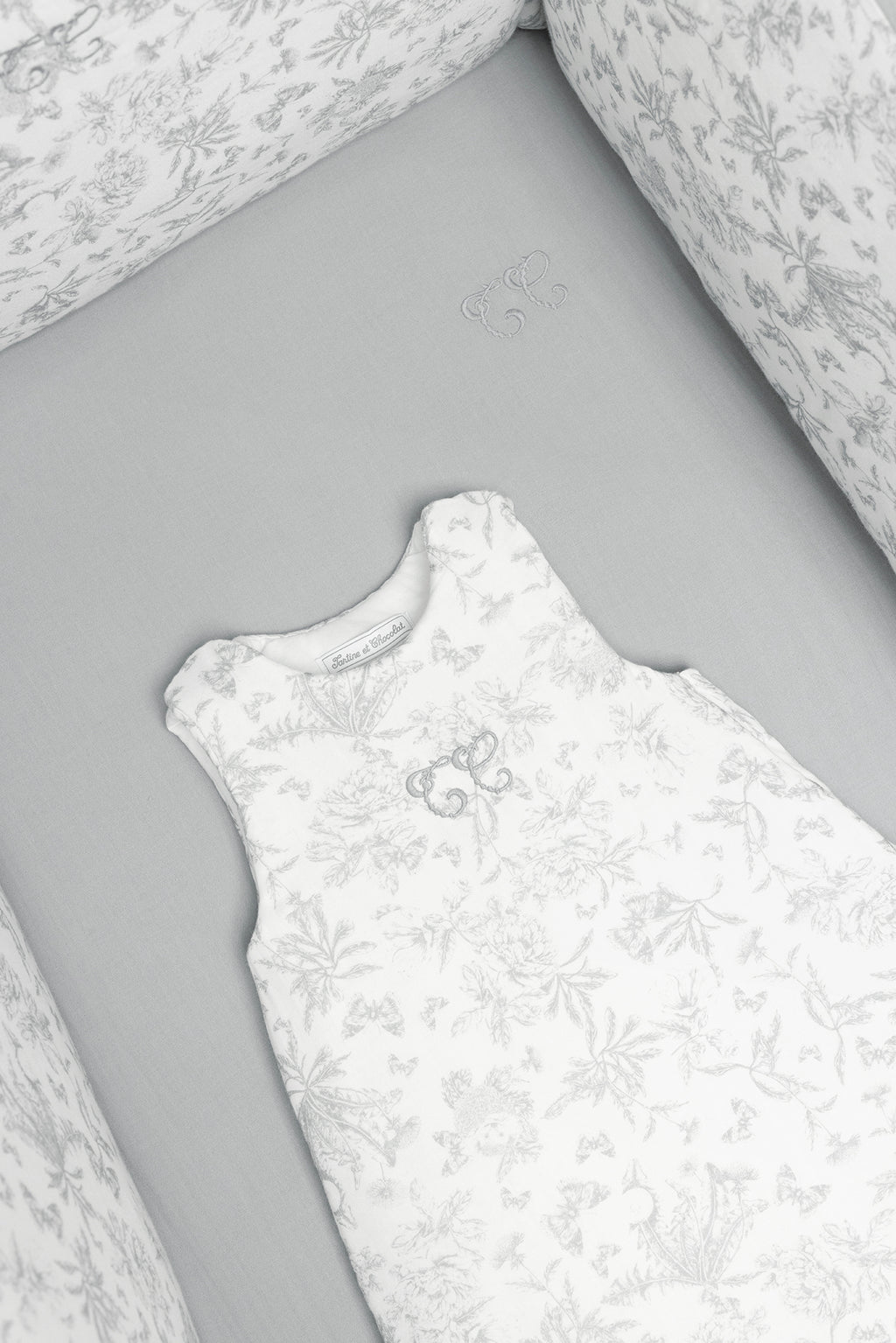 Gigoteuse - Imprimé inspiration toile de jouy gris T1