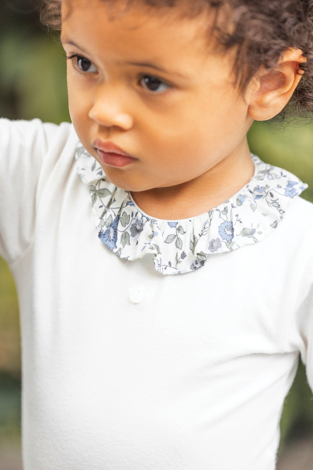 Body - Ruffled collar Blue flowers