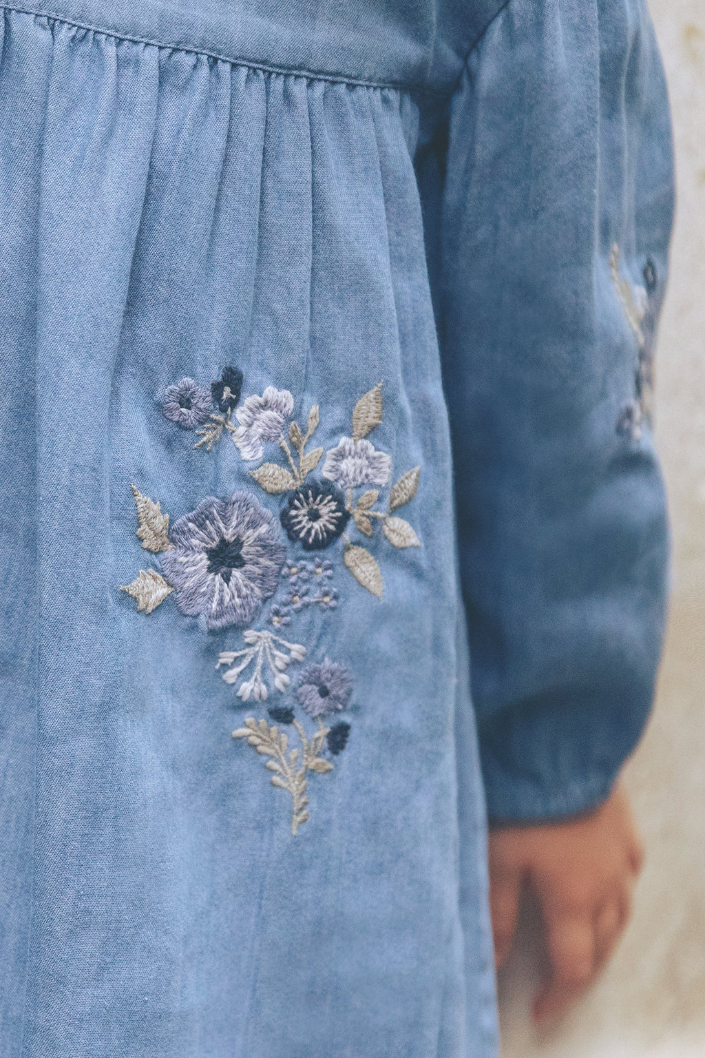 Robe - Bleu broderie fleurie