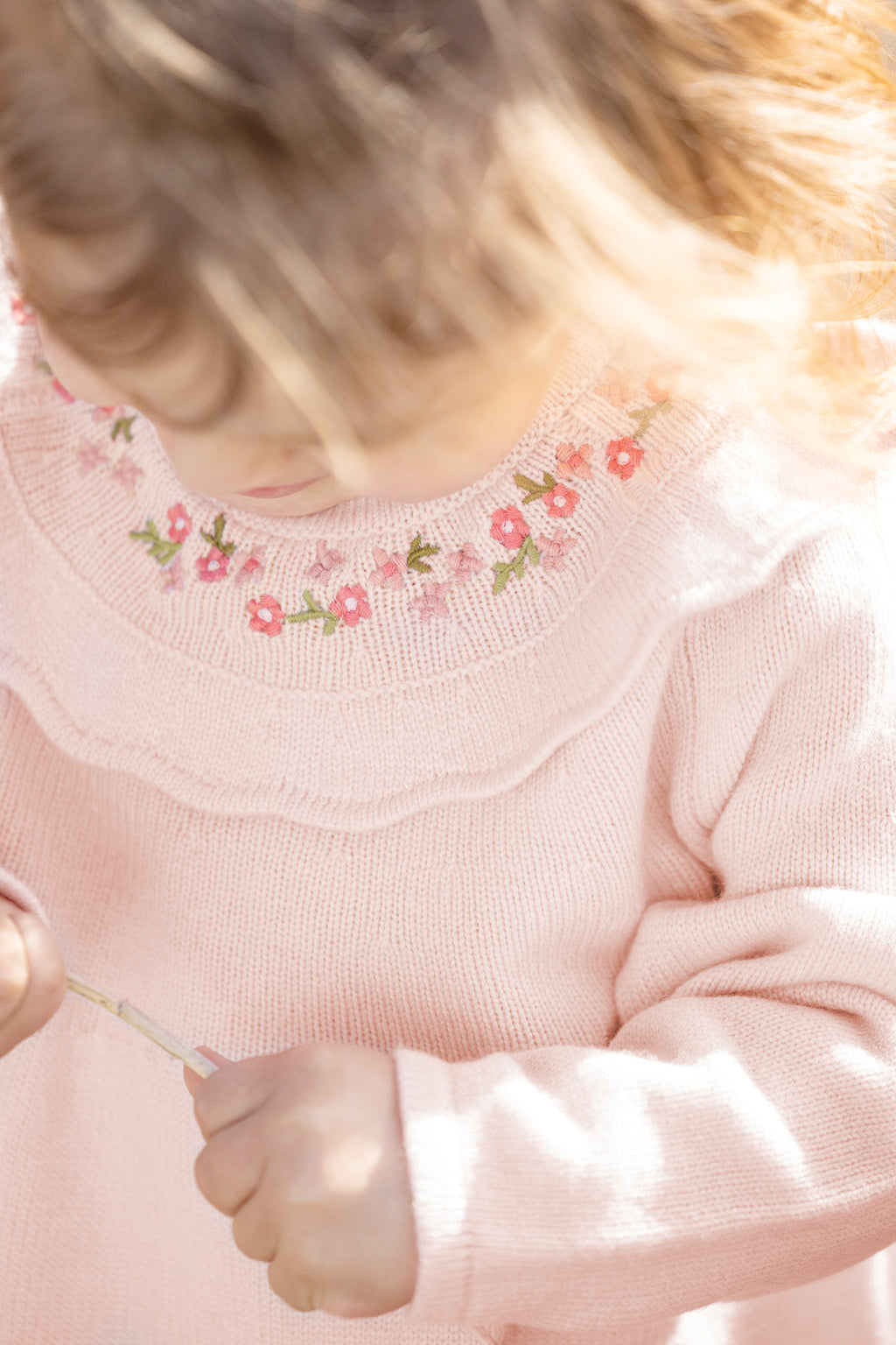 Kleid - Strickwaren Blassrosa Stickerei blumig