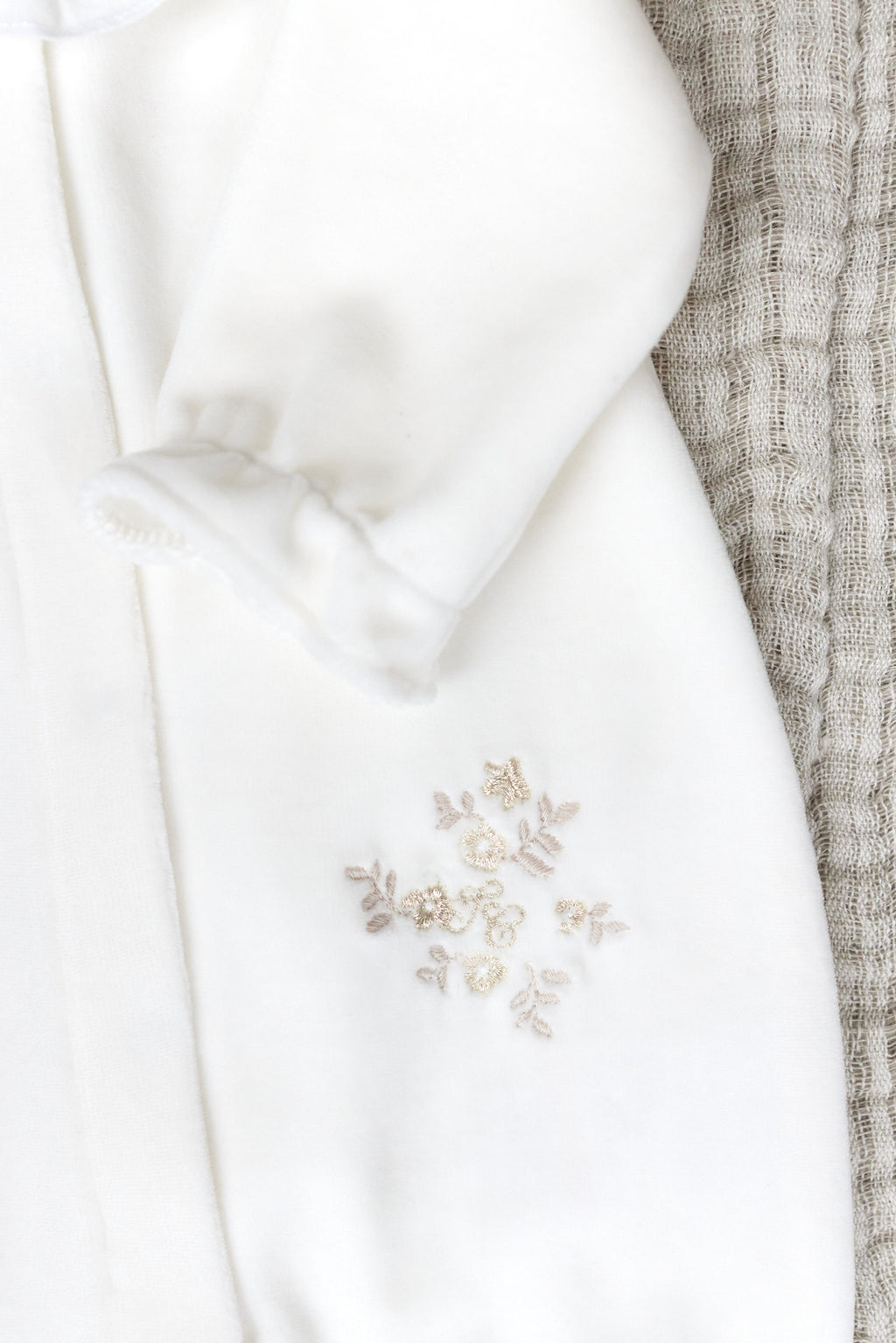 Pajamas - Velvet ecru flower embroidery